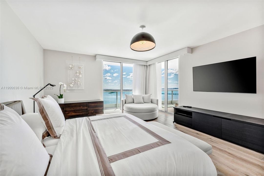 For Sale: $4,300,000 (4 beds, 4 baths, 3415 Square Feet)