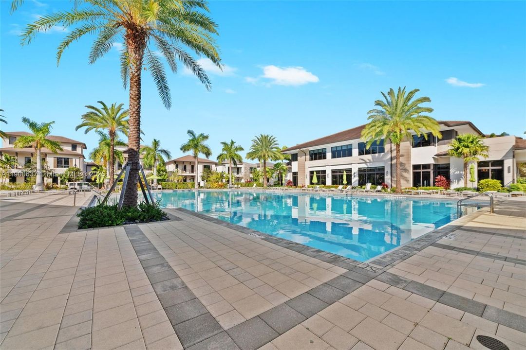 Activo con contrato: $515,000 (2 camas, 2 baños, 1124 Pies cuadrados)