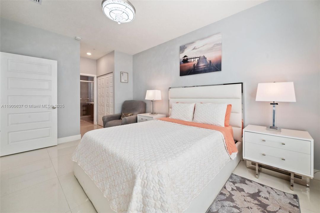 Activo con contrato: $515,000 (2 camas, 2 baños, 1124 Pies cuadrados)