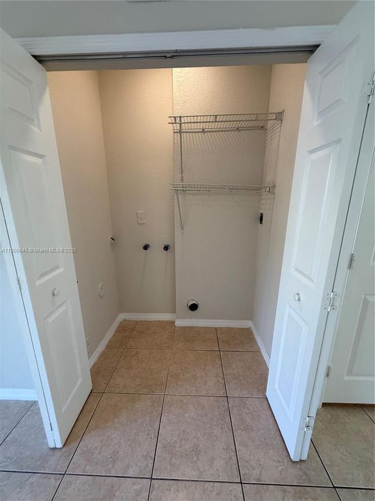 Recently Rented: $2,900 (3 beds, 2 baths, 1417 Square Feet)