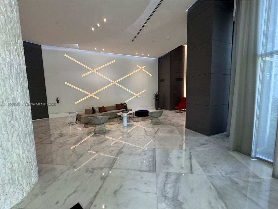 En Venta: $459,900 (2 camas, 2 baños, 1181 Pies cuadrados)