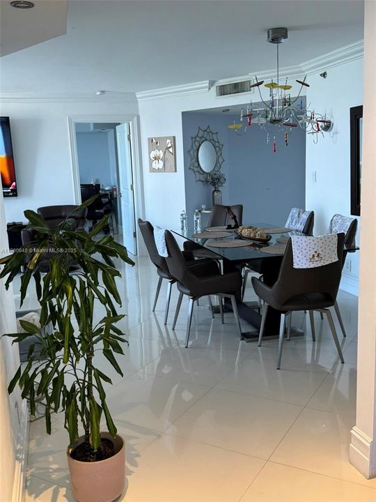 En Venta: $459,900 (2 camas, 2 baños, 1181 Pies cuadrados)