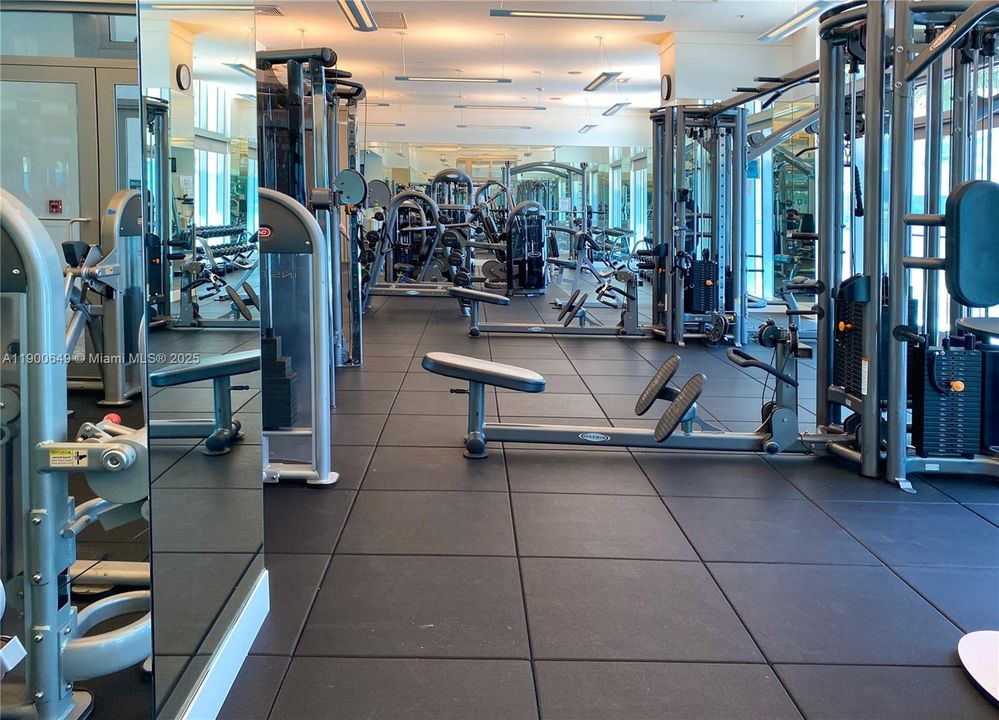 For Rent: $4,000 (2 beds, 2 baths, 1129 Square Feet)