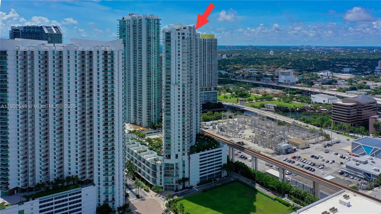 For Rent: $4,000 (2 beds, 2 baths, 1129 Square Feet)