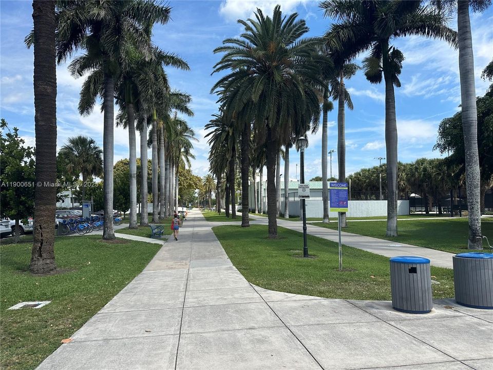 Recently Rented: $2,200 (1 beds, 1 baths, 671 Square Feet)