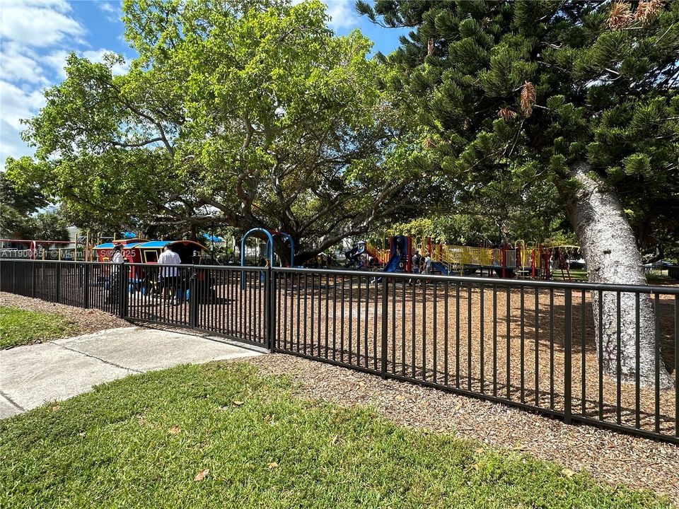 Recently Rented: $2,200 (1 beds, 1 baths, 671 Square Feet)