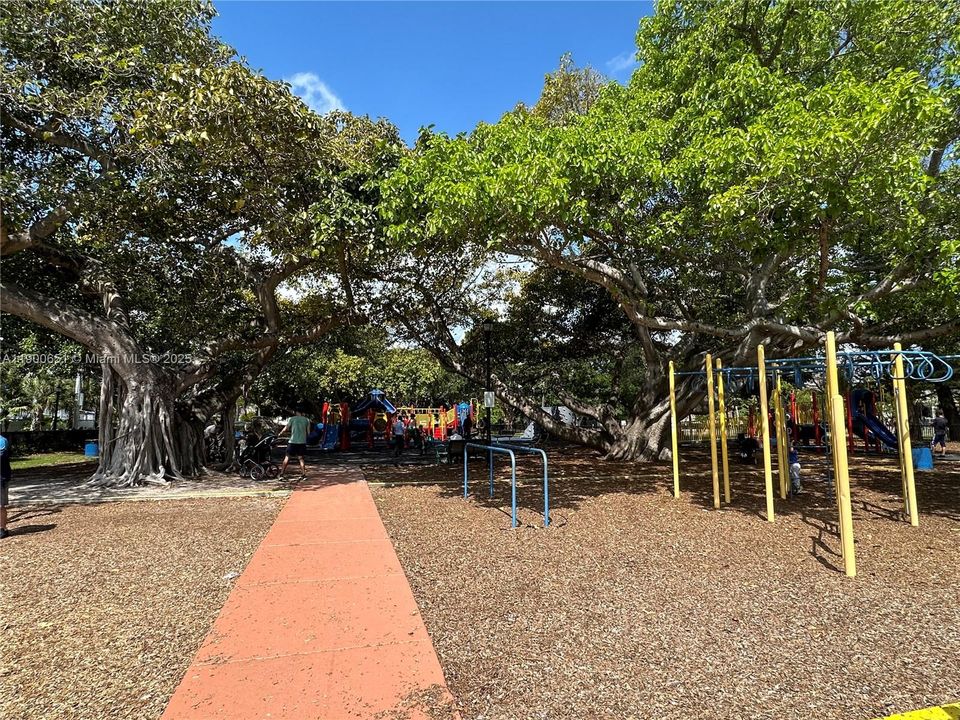 Recently Rented: $2,200 (1 beds, 1 baths, 671 Square Feet)