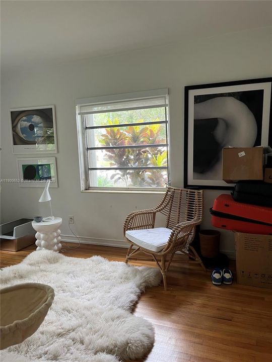 Recently Rented: $2,900 (2 beds, 1 baths, 2580 Square Feet)