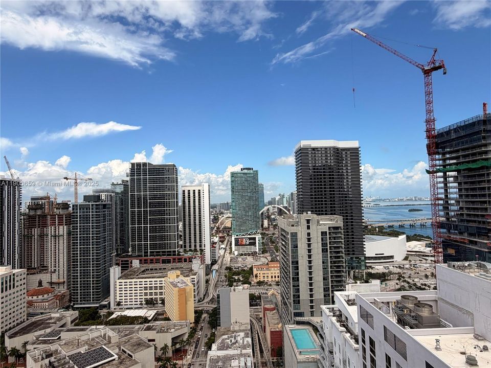 For Rent: $2,200 (1 beds, 1 baths, 770 Square Feet)