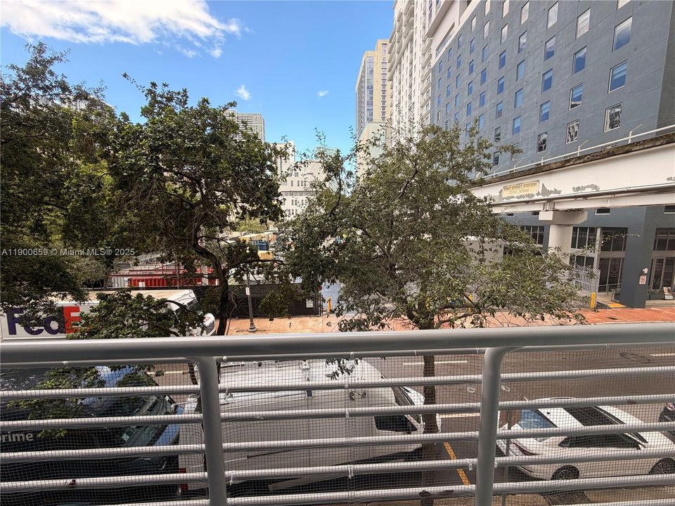 For Rent: $2,200 (1 beds, 1 baths, 770 Square Feet)