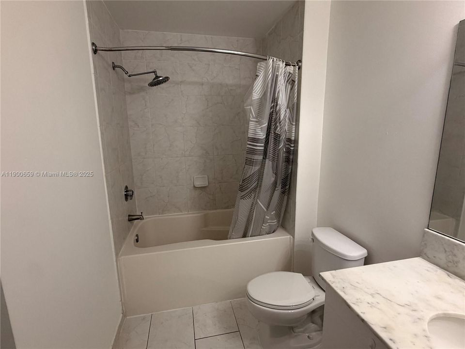 For Rent: $2,200 (1 beds, 1 baths, 770 Square Feet)