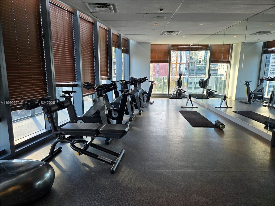 Active With Contract: $3,450 (1 beds, 1 baths, 570 Square Feet)