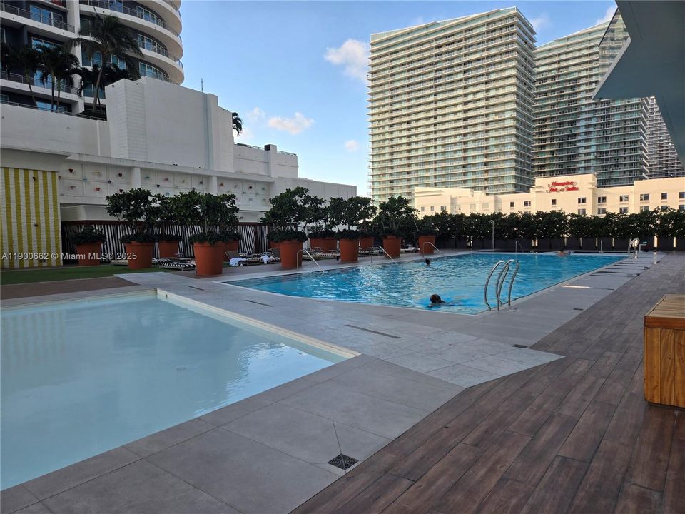 Active With Contract: $3,450 (1 beds, 1 baths, 570 Square Feet)