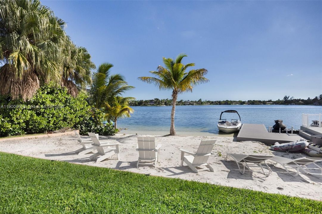 На продажу: $3,800,000 (4 спален, 3 ванн, 2206 Квадратных фут)