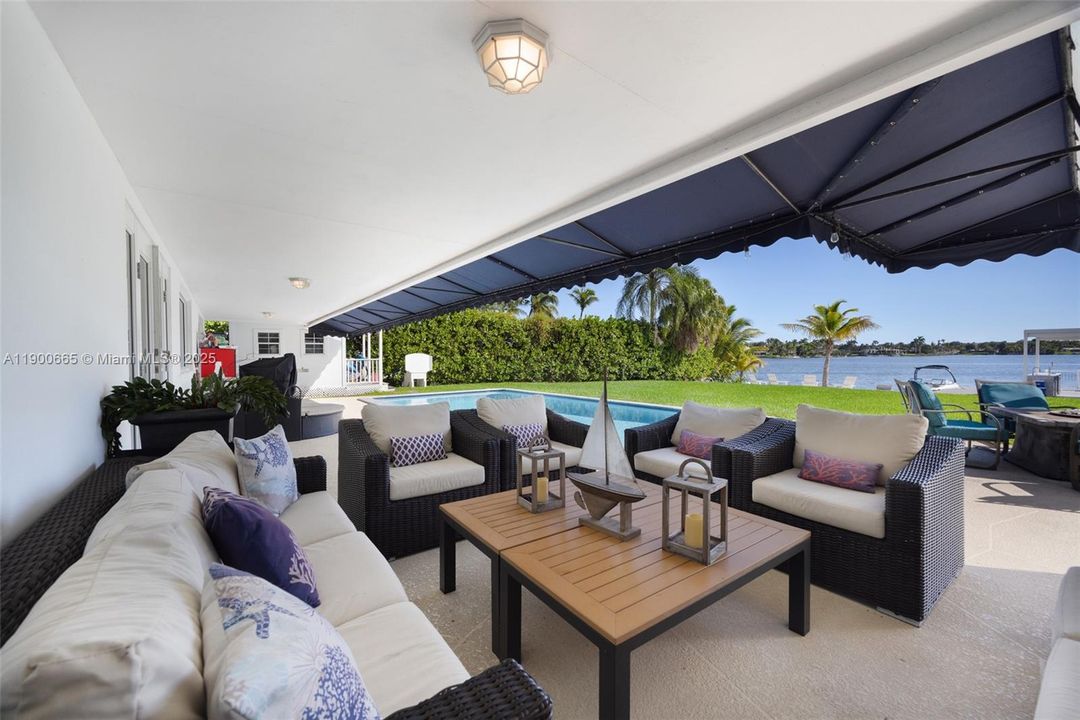 На продажу: $3,800,000 (4 спален, 3 ванн, 2206 Квадратных фут)