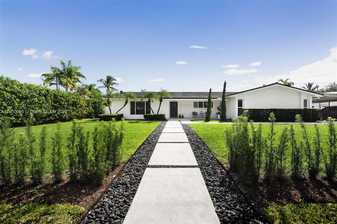 На продажу: $3,800,000 (4 спален, 3 ванн, 2206 Квадратных фут)