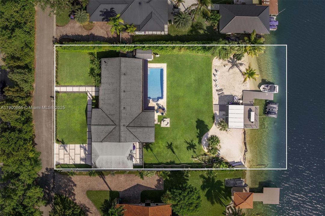 На продажу: $3,800,000 (4 спален, 3 ванн, 2206 Квадратных фут)