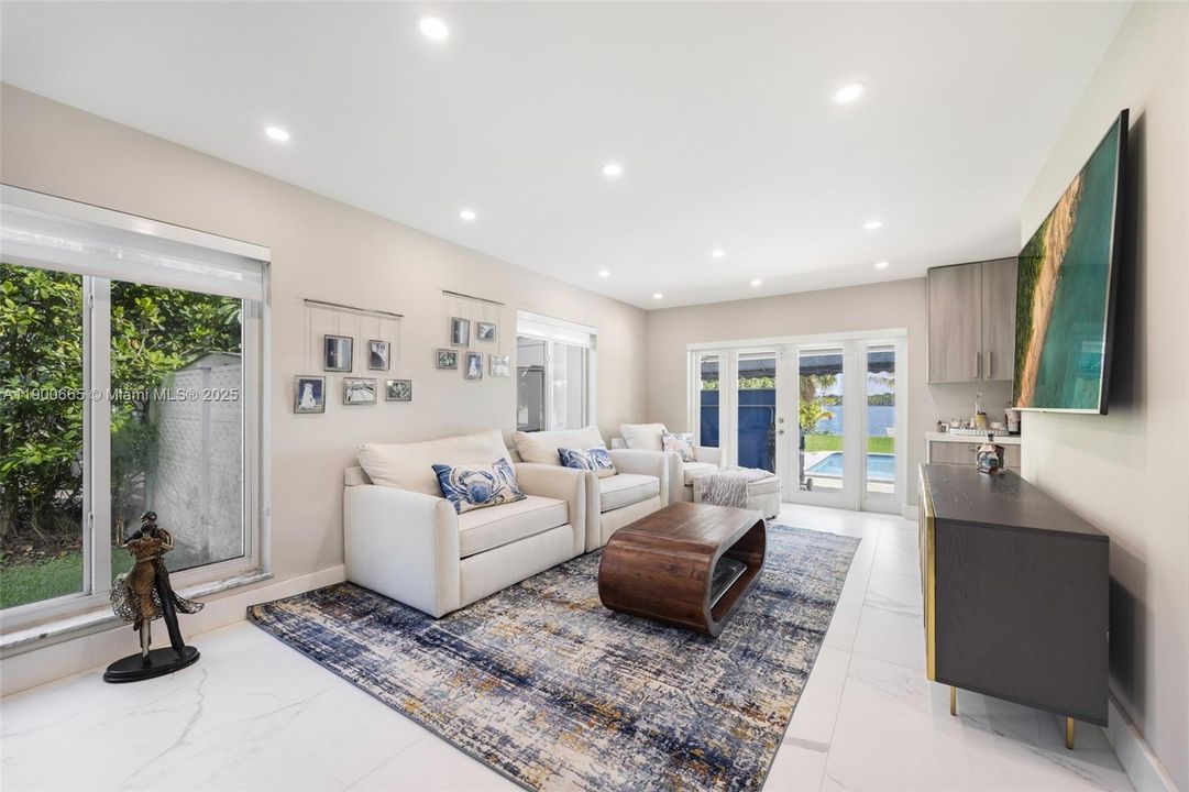 На продажу: $3,800,000 (4 спален, 3 ванн, 2206 Квадратных фут)