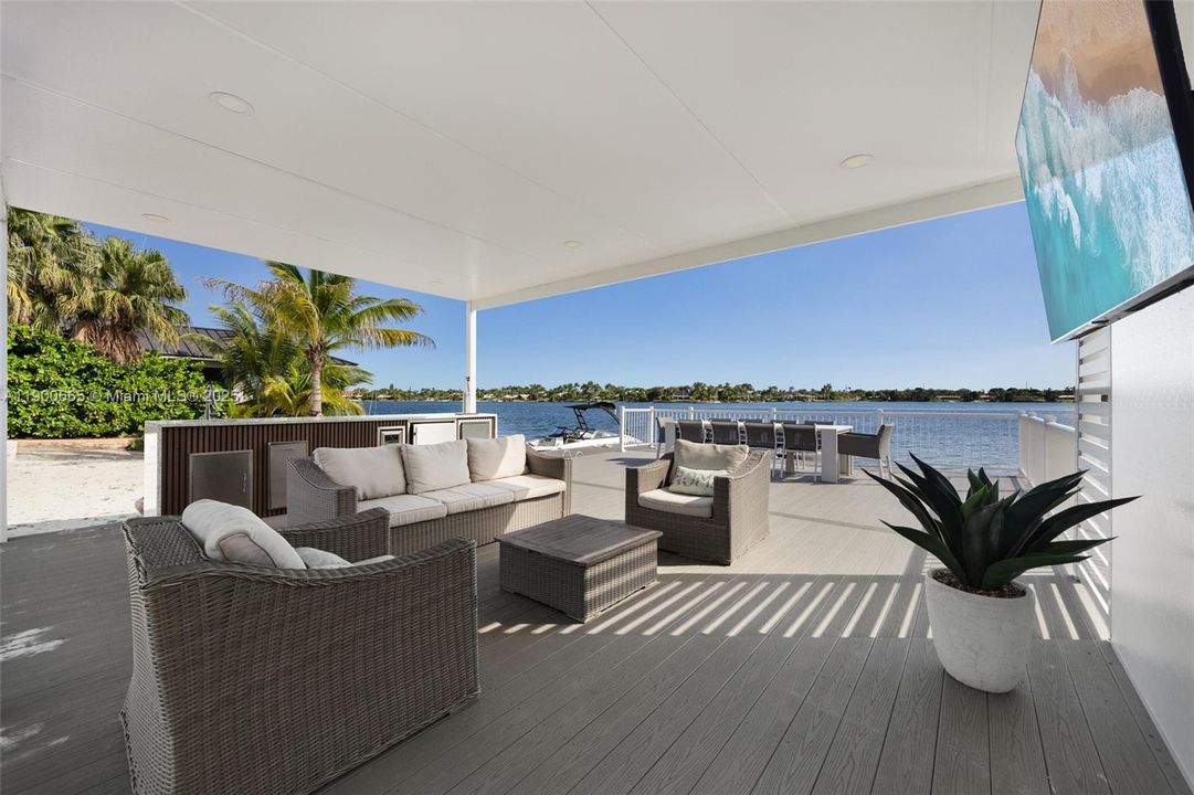 На продажу: $3,800,000 (4 спален, 3 ванн, 2206 Квадратных фут)