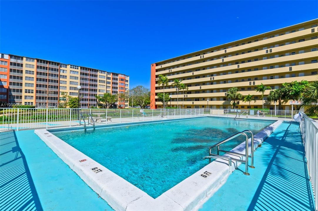 For Rent: $1,750 (1 beds, 1 baths, 1036 Square Feet)