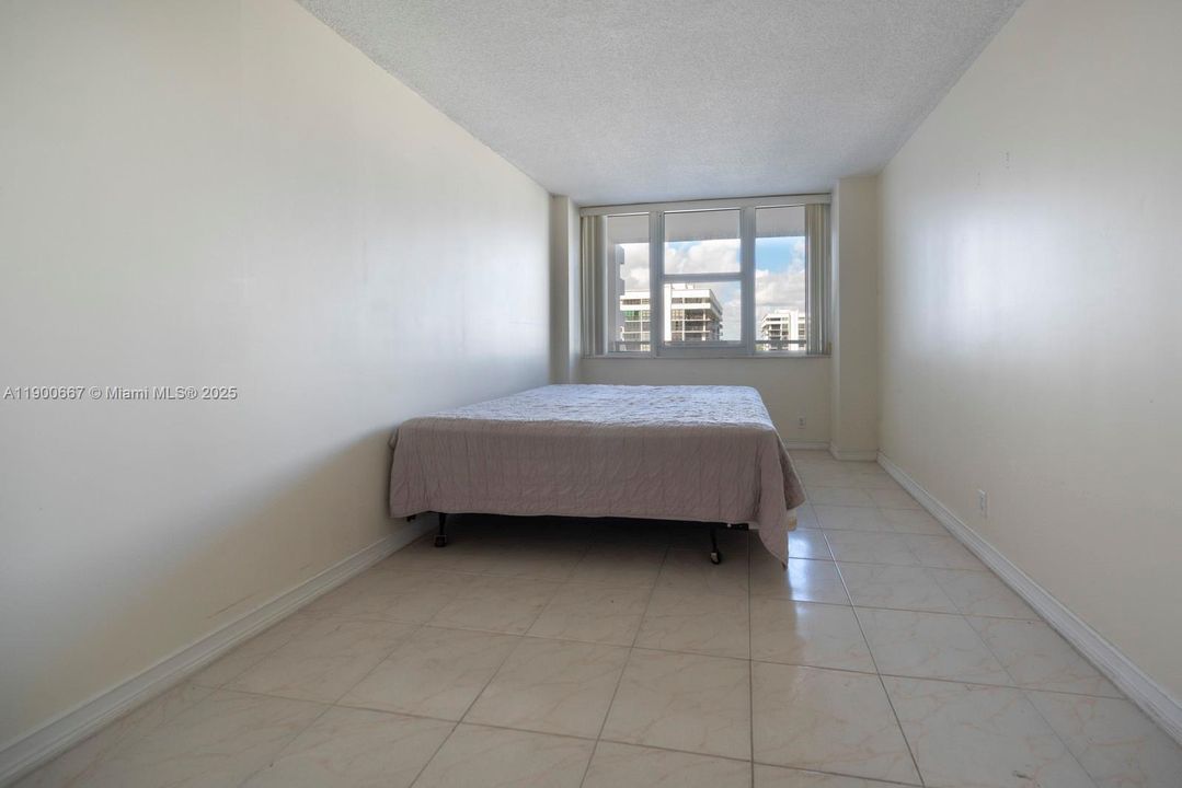 Recently Sold: $225,000 (1 beds, 1 baths, 736 Square Feet)