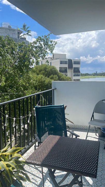 合同活跃: $3,200 (2 贝兹, 2 浴室, 1463 平方英尺)