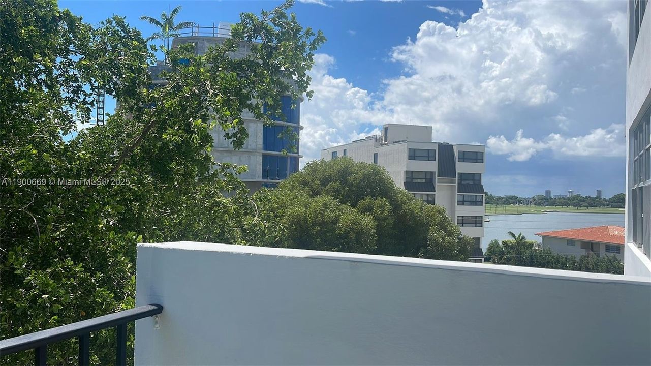 合同活跃: $3,200 (2 贝兹, 2 浴室, 1463 平方英尺)