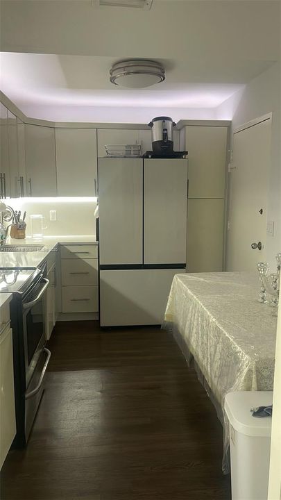 合同活跃: $3,200 (2 贝兹, 2 浴室, 1463 平方英尺)