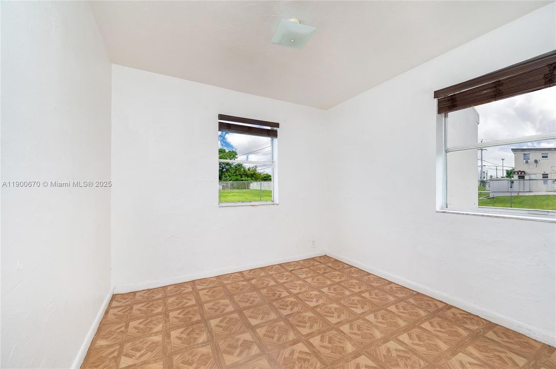 For Rent: $1,950 (2 beds, 1 baths, 2664 Square Feet)