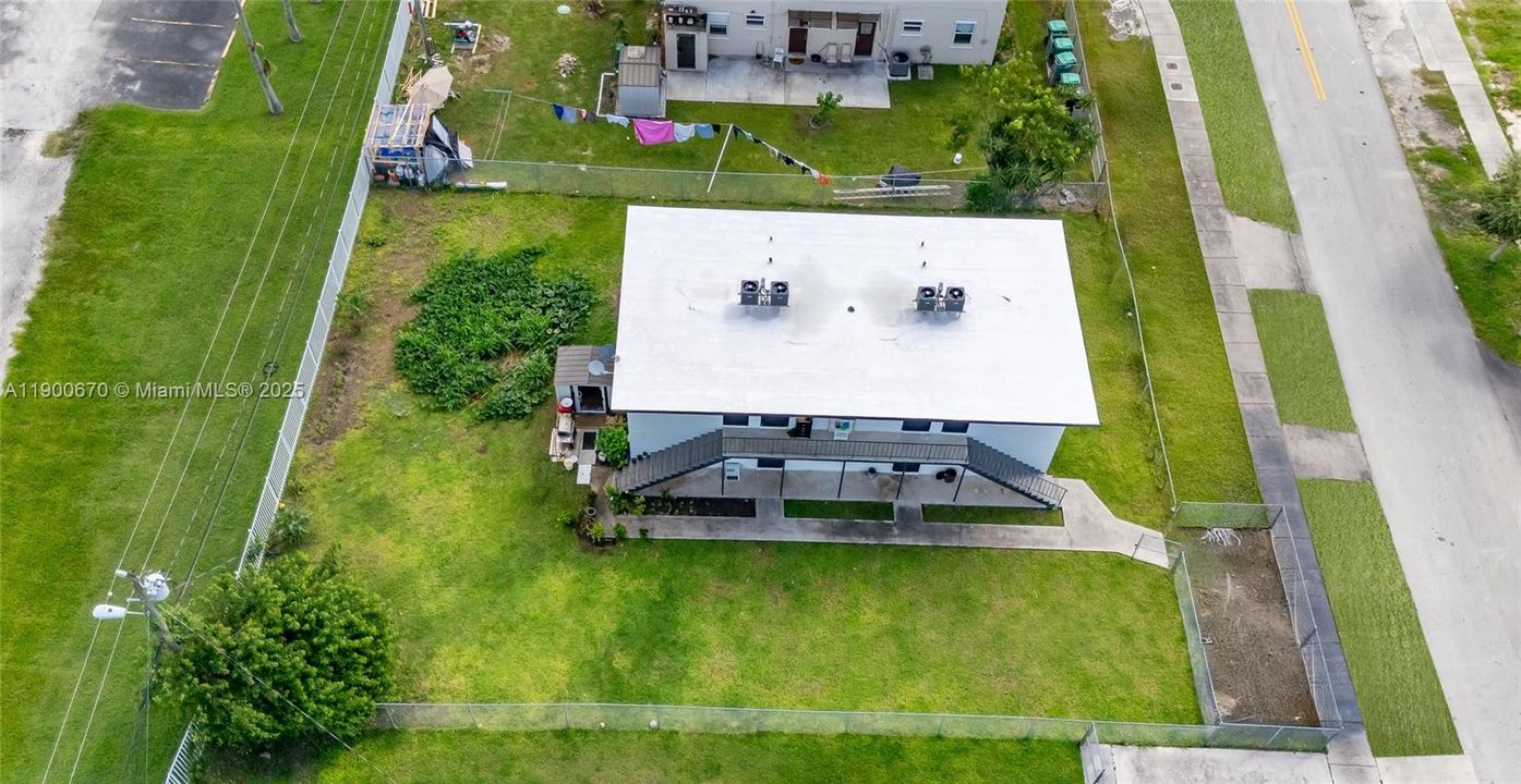 For Rent: $1,950 (2 beds, 1 baths, 2664 Square Feet)