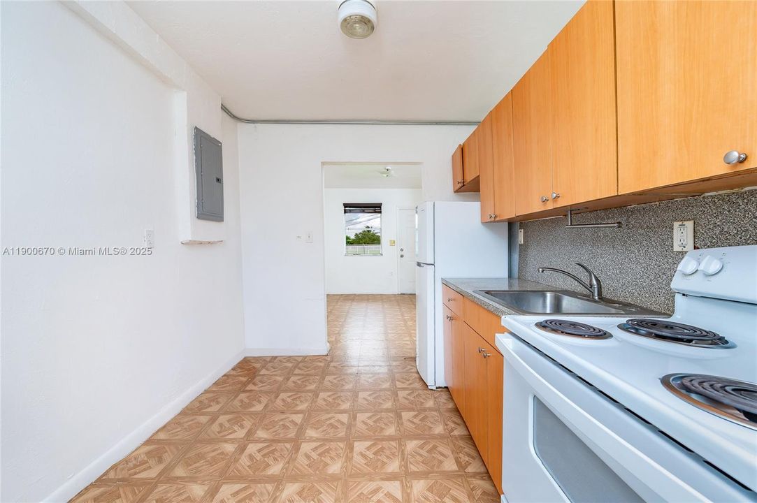 For Rent: $1,950 (2 beds, 1 baths, 2664 Square Feet)