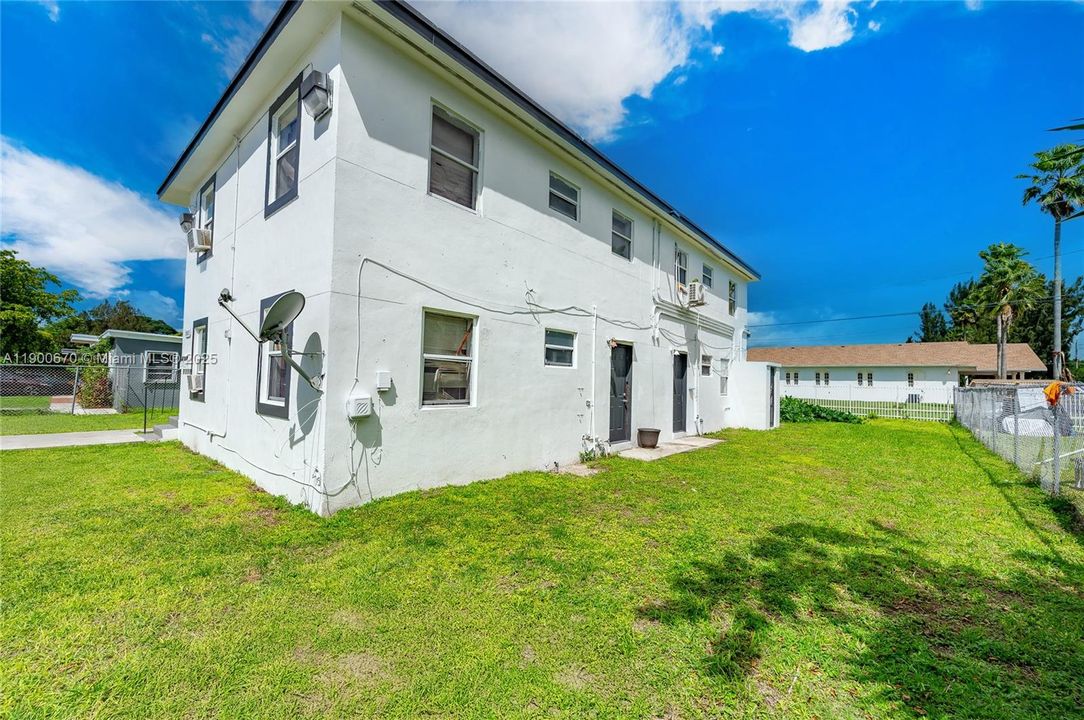 For Rent: $1,950 (2 beds, 1 baths, 2664 Square Feet)