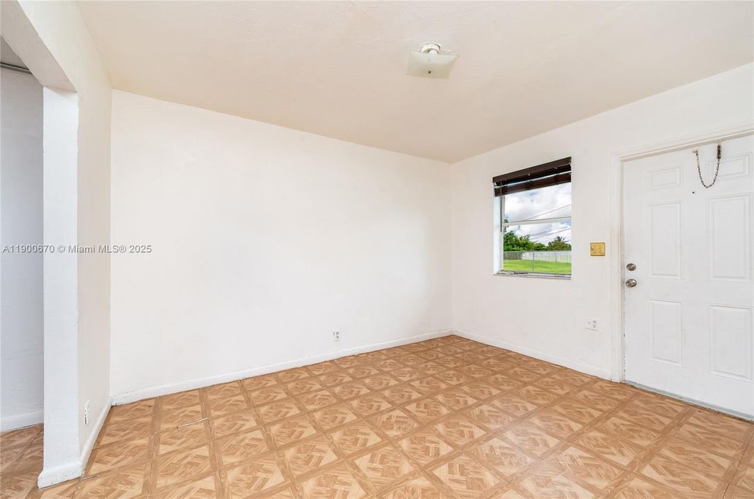 For Rent: $1,950 (2 beds, 1 baths, 2664 Square Feet)