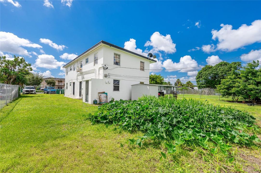 For Rent: $1,950 (2 beds, 1 baths, 2664 Square Feet)