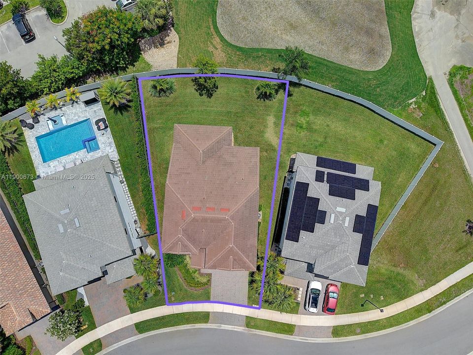 En Venta: $870,000 (5 camas, 3 baños, 2860 Pies cuadrados)