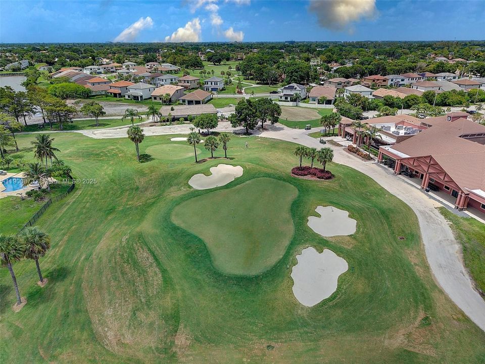 En Venta: $870,000 (5 camas, 3 baños, 2860 Pies cuadrados)