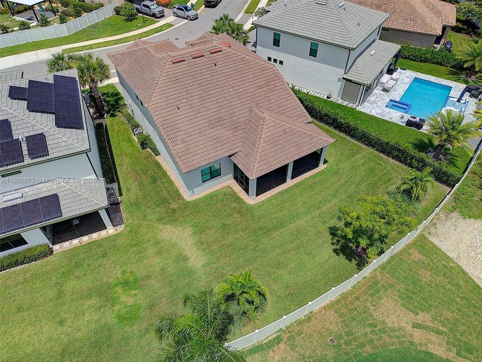 En Venta: $870,000 (5 camas, 3 baños, 2860 Pies cuadrados)