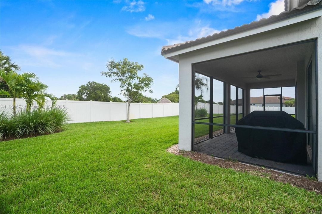 En Venta: $870,000 (5 camas, 3 baños, 2860 Pies cuadrados)