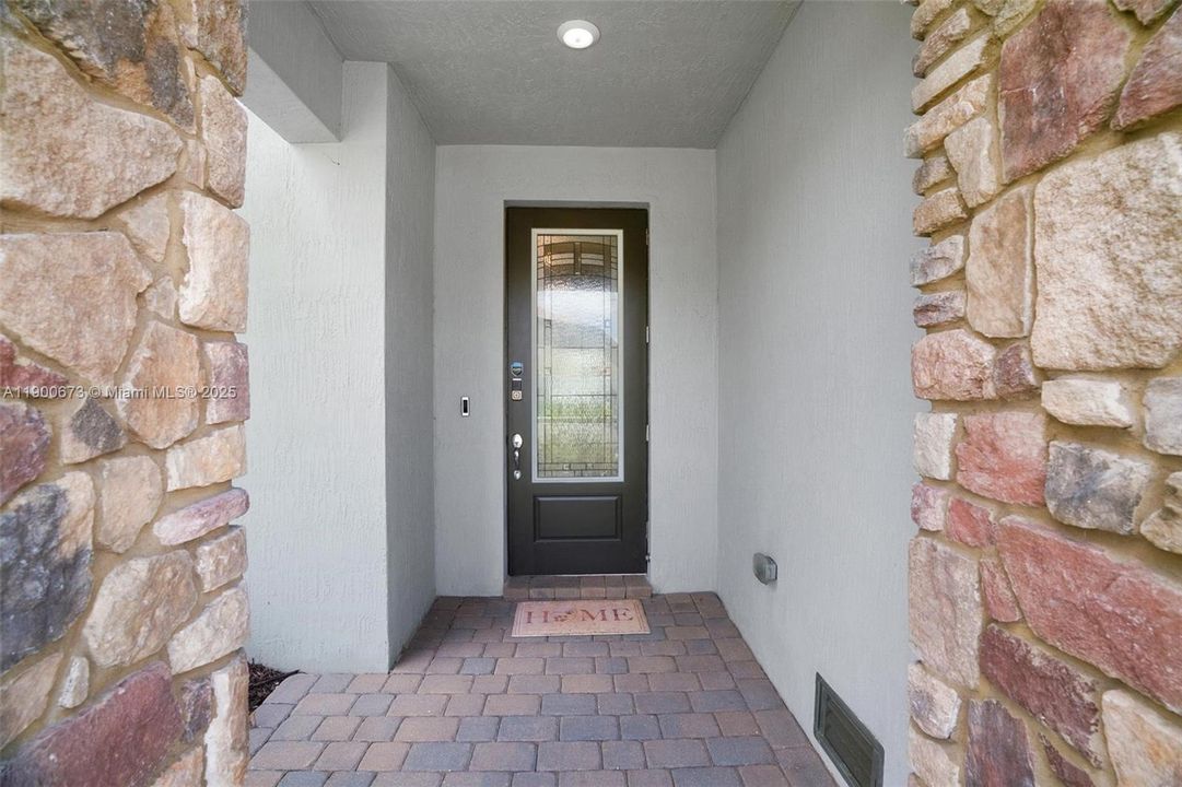 En Venta: $870,000 (5 camas, 3 baños, 2860 Pies cuadrados)