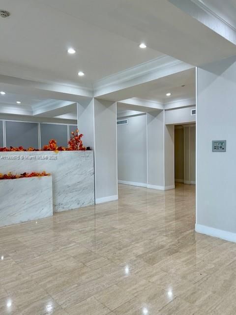 For Rent: $2,270 (1 beds, 1 baths, 1057 Square Feet)