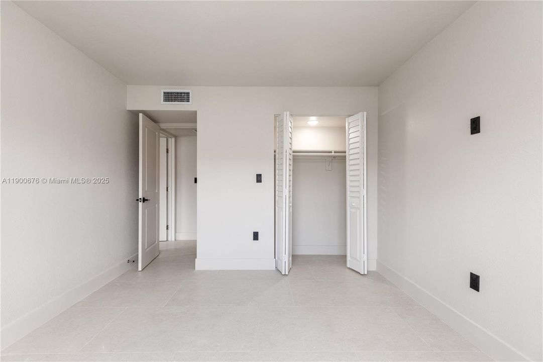For Rent: $2,550 (2 beds, 2 baths, 876 Square Feet)