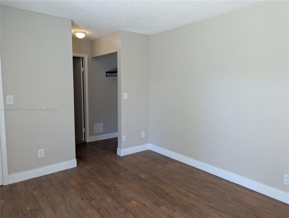 For Rent: $2,300 (3 beds, 2 baths, 1070 Square Feet)