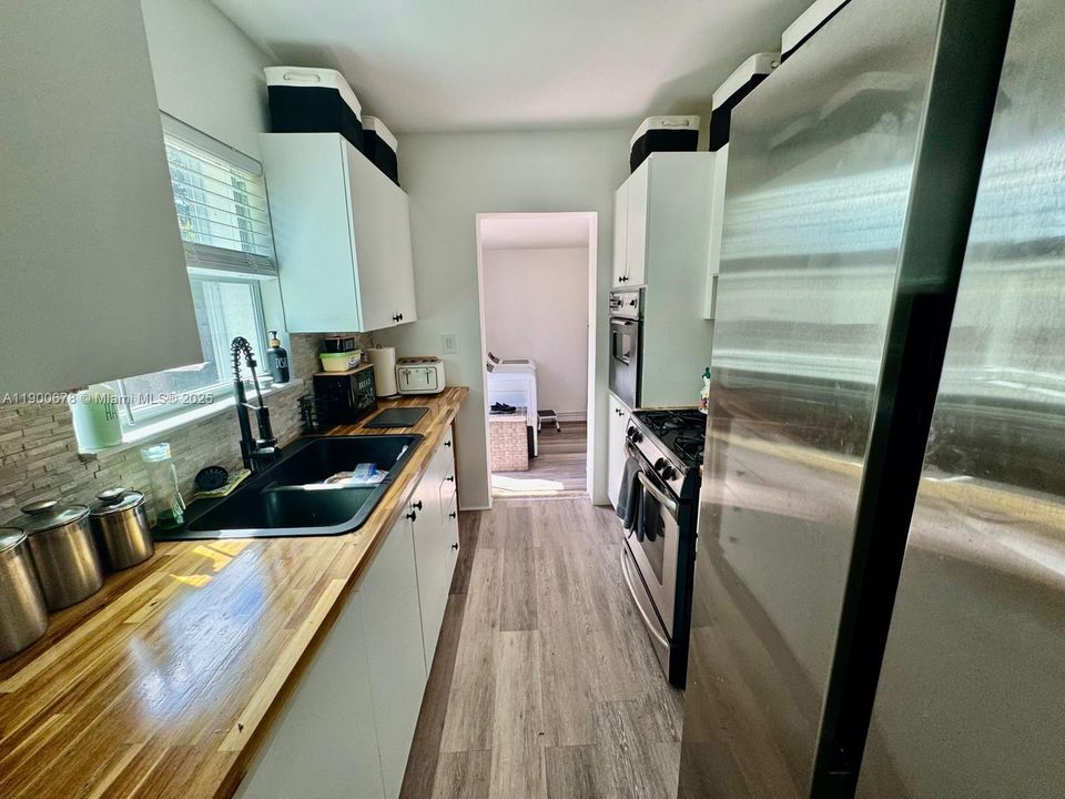 For Sale: $515,000 (3 beds, 1 baths, 1112 Square Feet)