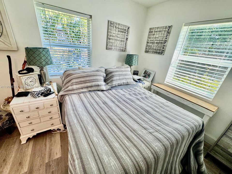 For Sale: $515,000 (3 beds, 1 baths, 1112 Square Feet)