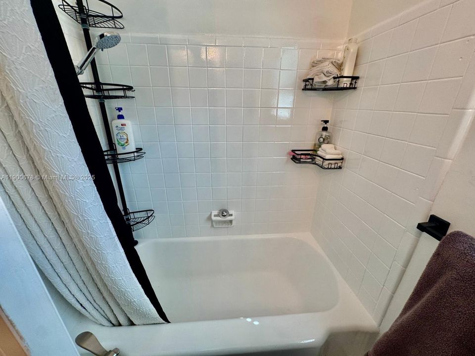 For Sale: $515,000 (3 beds, 1 baths, 1112 Square Feet)