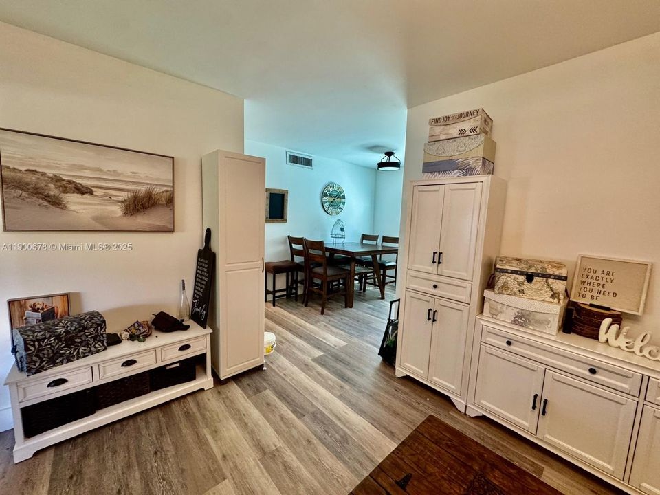 For Sale: $515,000 (3 beds, 1 baths, 1112 Square Feet)