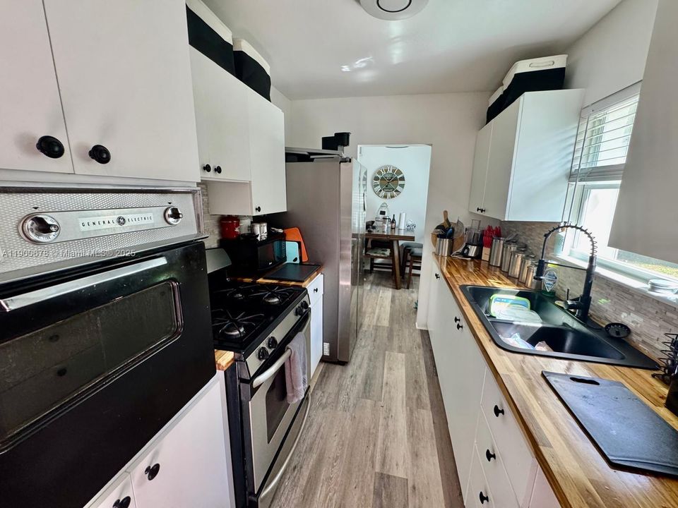 For Sale: $515,000 (3 beds, 1 baths, 1112 Square Feet)