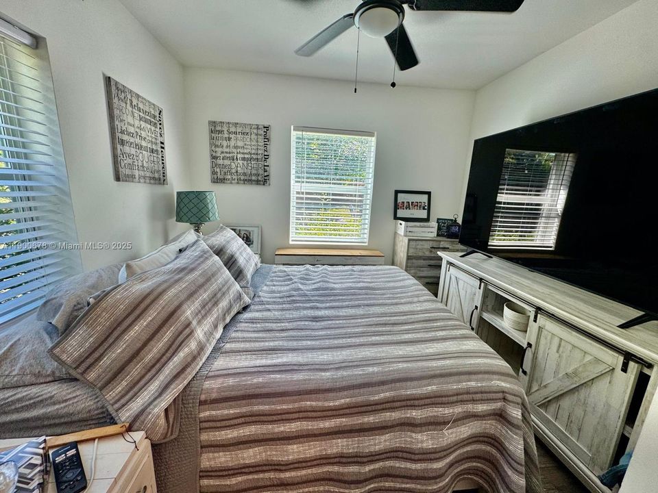 For Sale: $515,000 (3 beds, 1 baths, 1112 Square Feet)