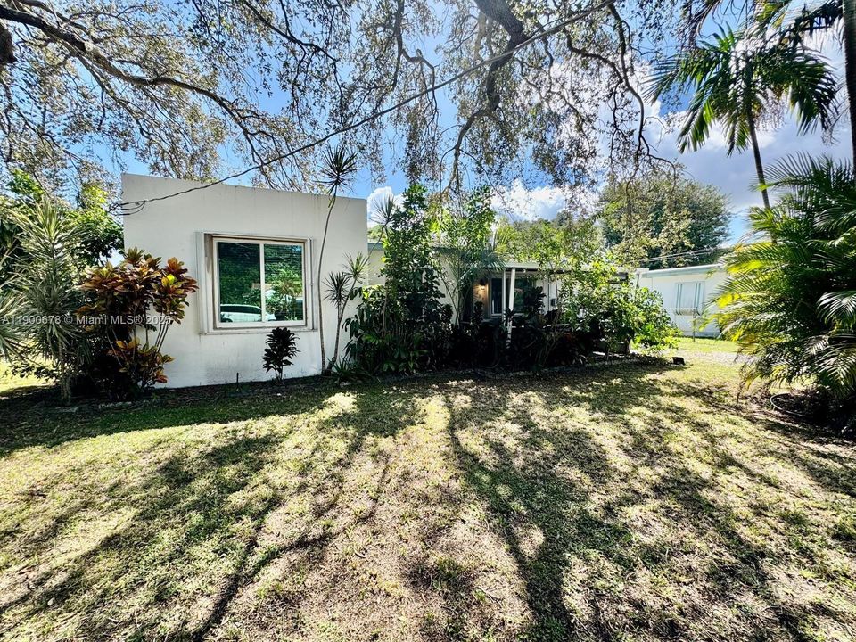 For Sale: $515,000 (3 beds, 1 baths, 1112 Square Feet)