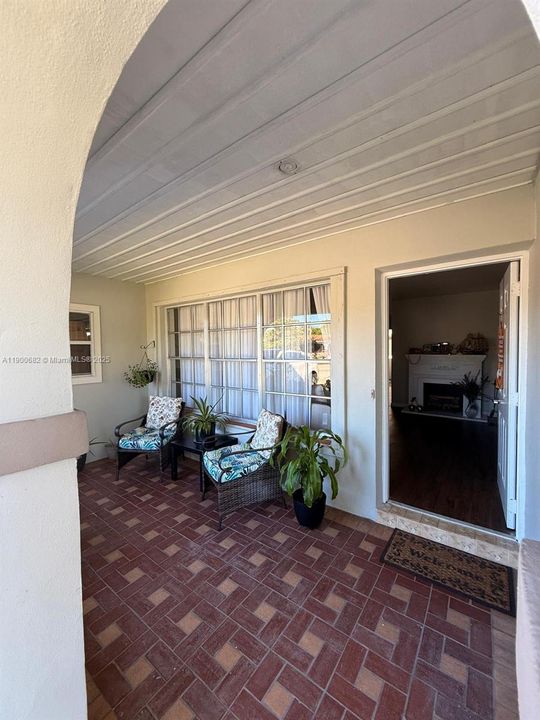 For Sale: $350,000 (3 beds, 2 baths, 1446 Square Feet)